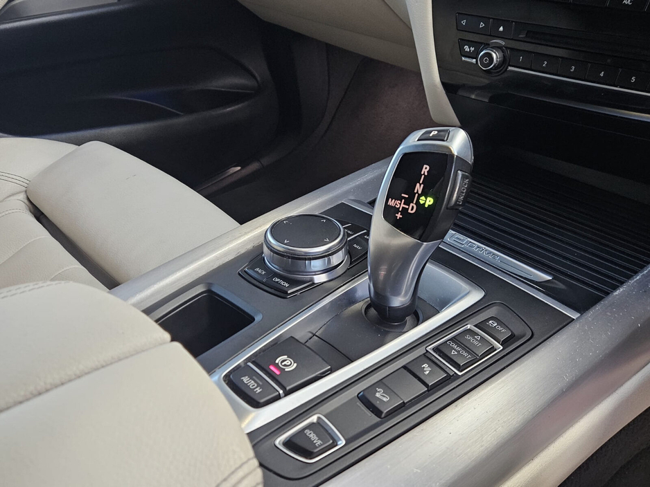 2016 BMW X5 - image 14