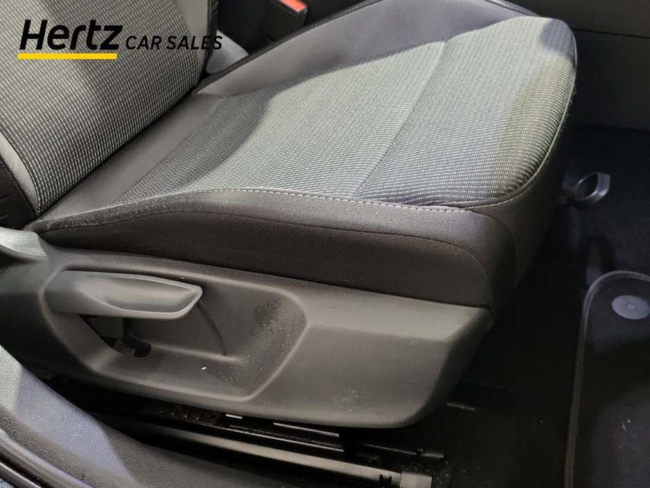 2024 Skoda Octavia - image 20