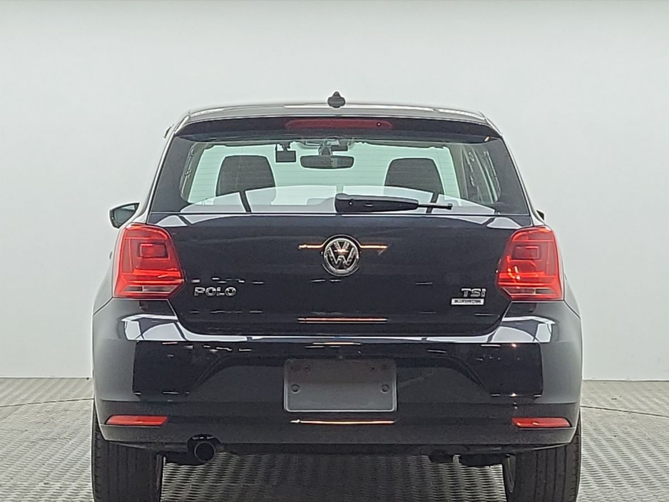 2017 Volkswagen Polo - image 10