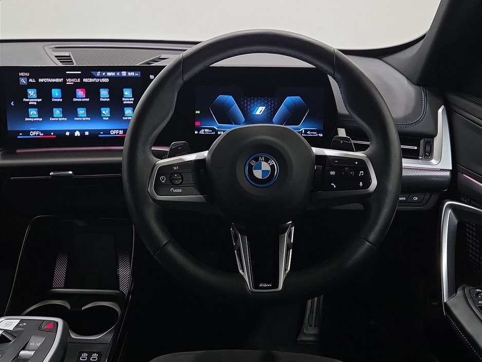 2025 BMW X1 - image 5