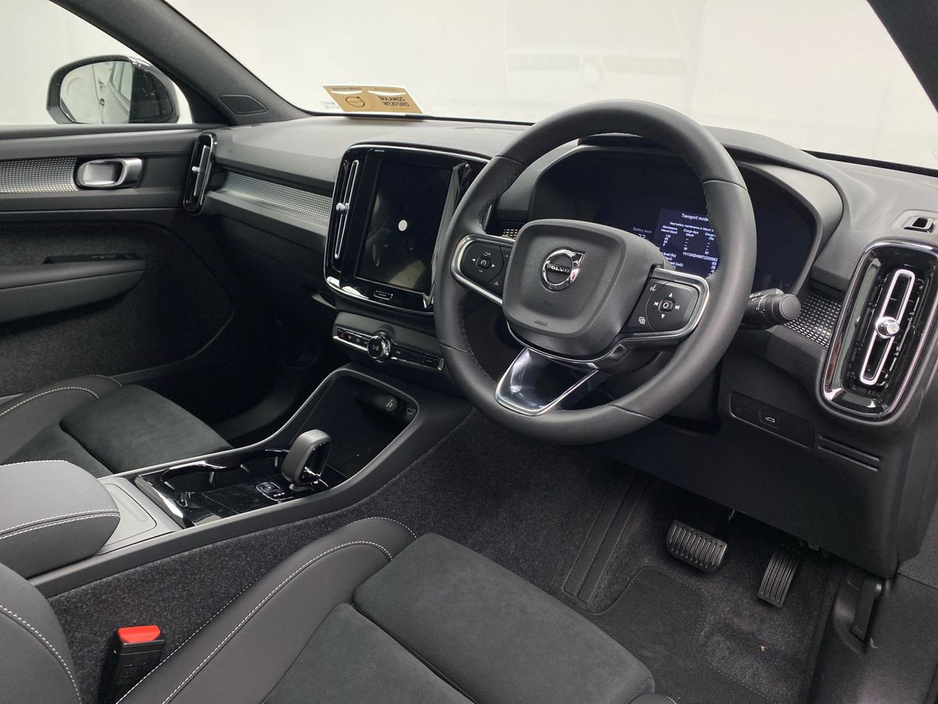 2026 Volvo EC40 - image 8