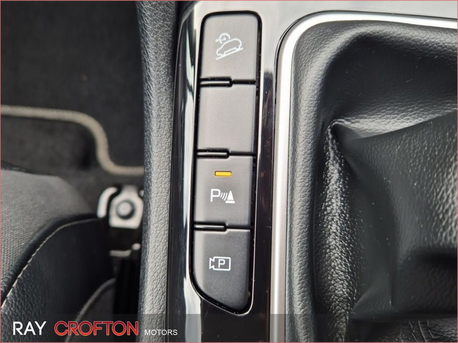 2022 Kia Sportage - image 16