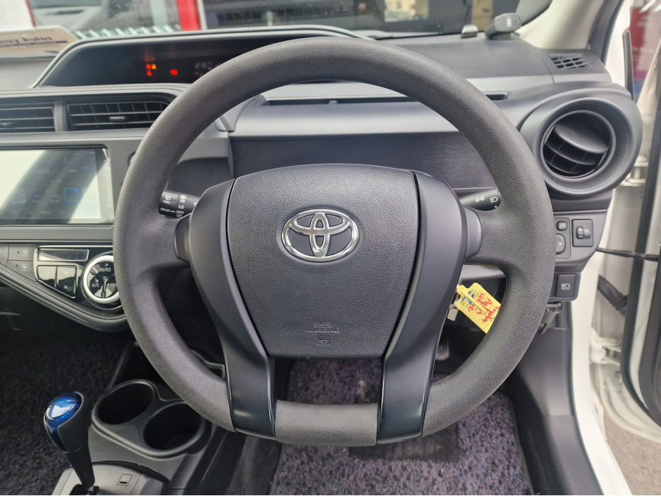 2018 Toyota Aqua - image 16