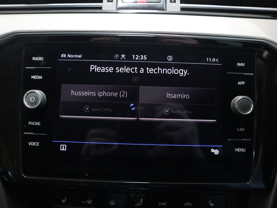 2022 Volkswagen Passat - image 17