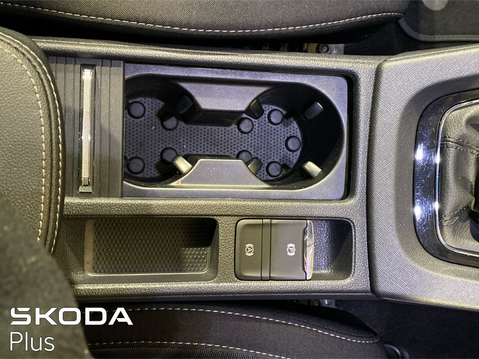 2023 Skoda Octavia - image 24