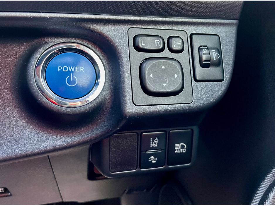 2019 Toyota Aqua - image 28