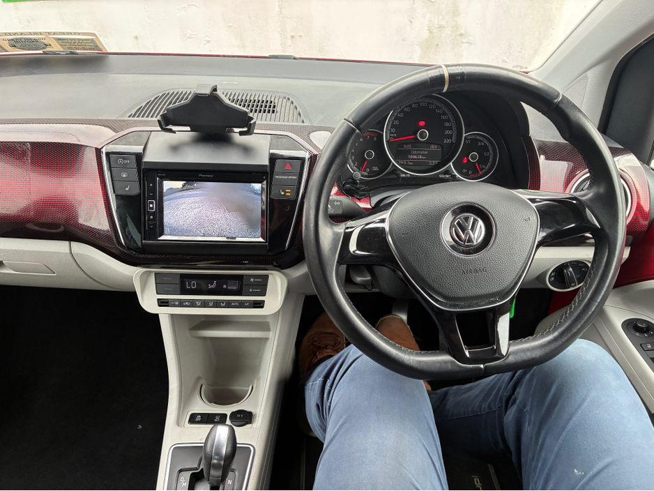 2018 Volkswagen up! - image 18