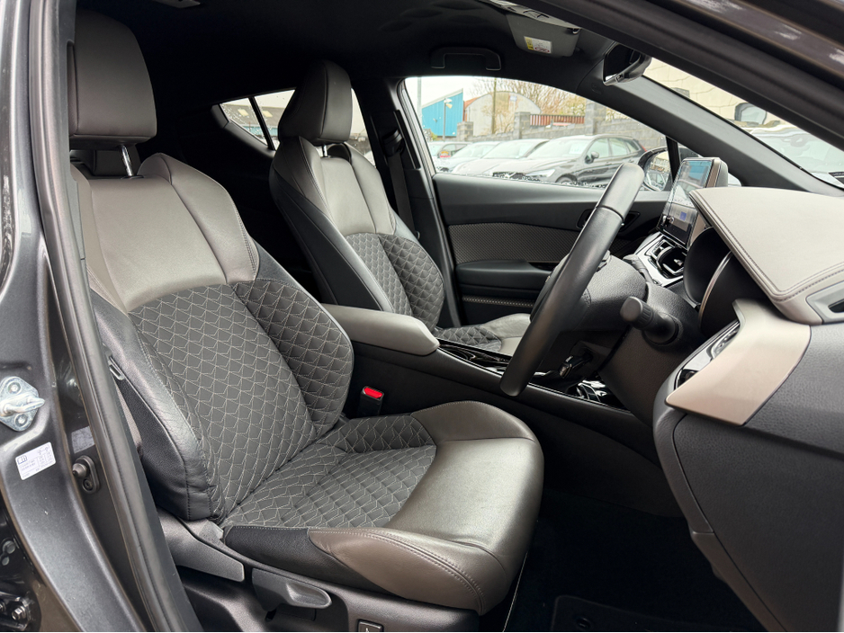 2023 Toyota C-HR HYBRID..#12 MONTH WARRANTY INCLUDED .. FINANCE AVAILABLE €22,750