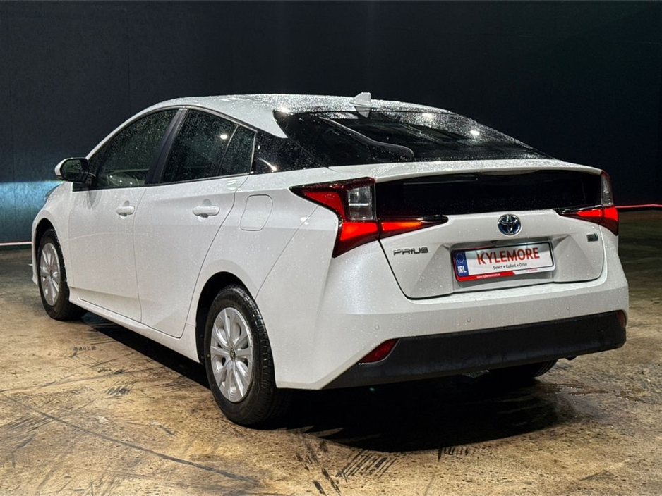 2021 Toyota Prius - image 5