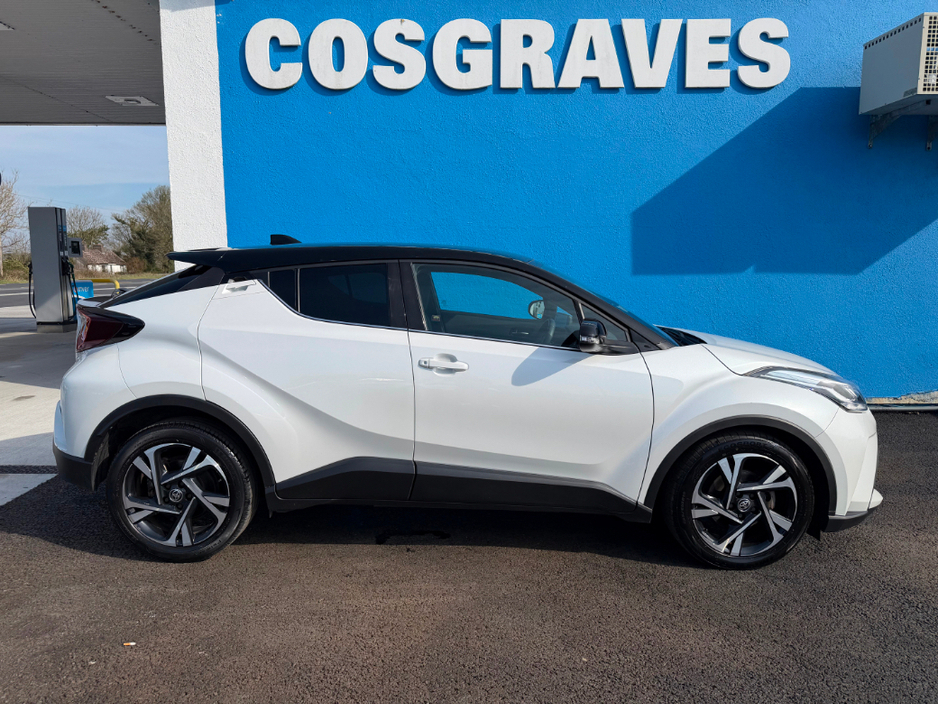 2023 Toyota C-HR - image 2