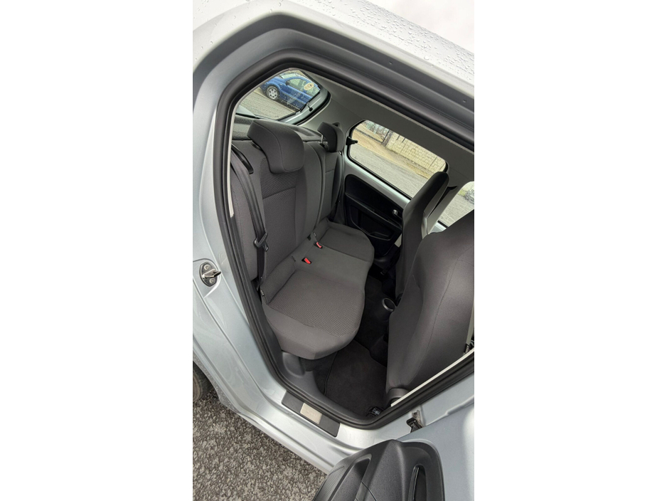 2014 Volkswagen up! - image 13