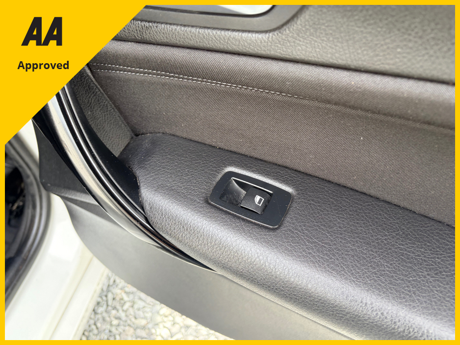 2017 BMW 1 Series - image 18