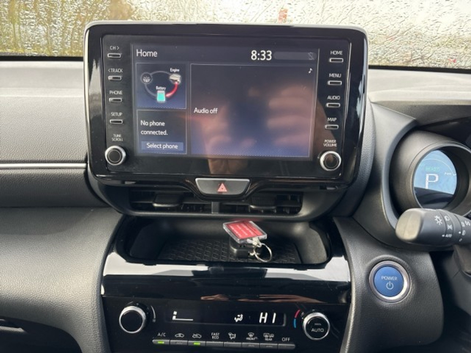 2024 Toyota Yaris Cross - image 13