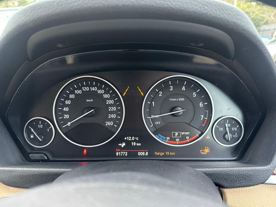 2016 BMW 3 Series - image 20