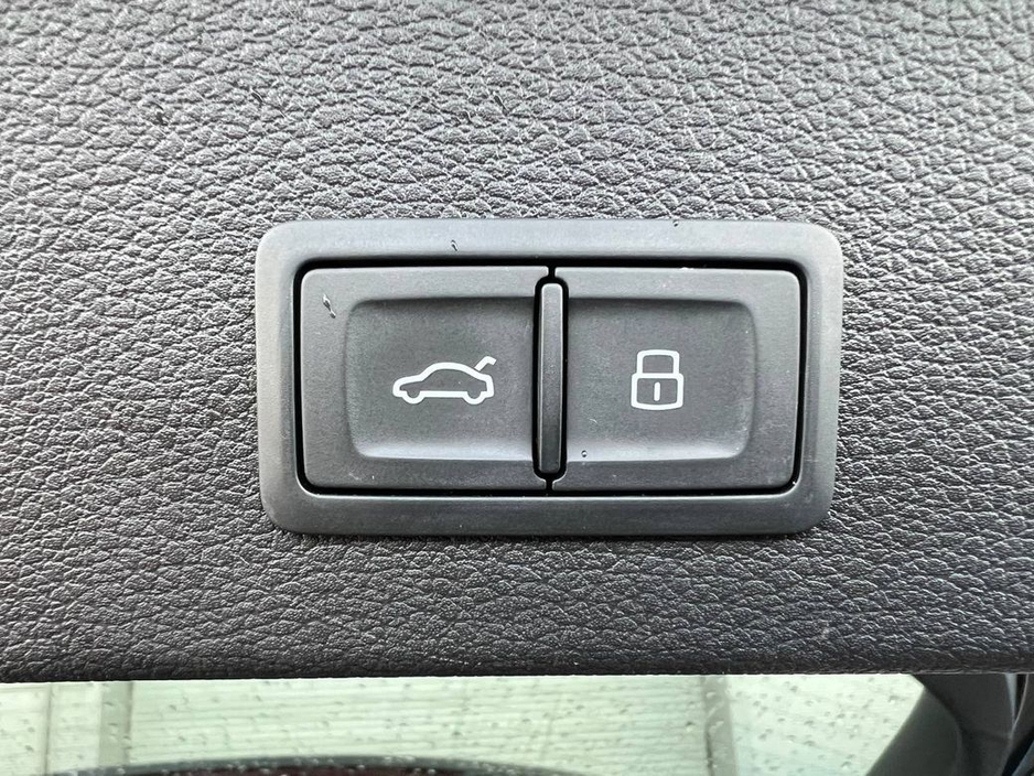 2019 Audi Q2 SPORT S-LINE PACK 1.0 // NEW 19" ALLOYS // APPLE CARPLAY/ANDROID AUTO // HEATED SEATS €21,900