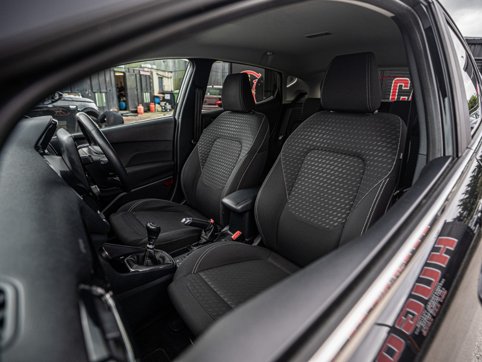 2020 Ford Fiesta - image 33