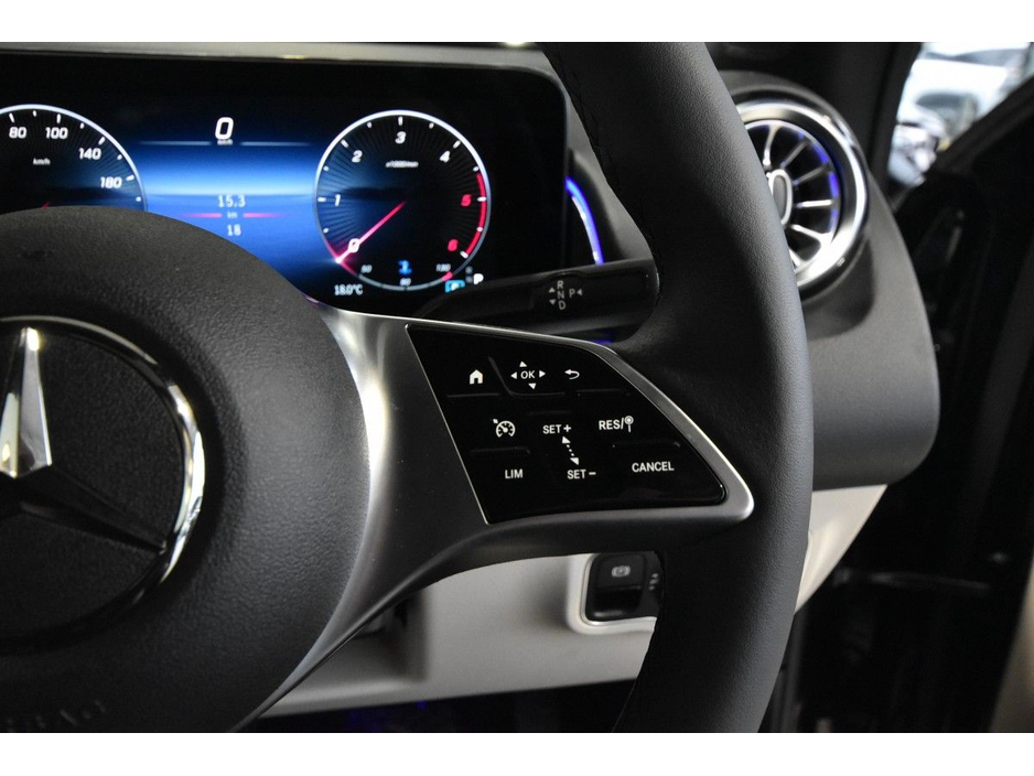 2026 Mercedes-Benz GLB - image 18