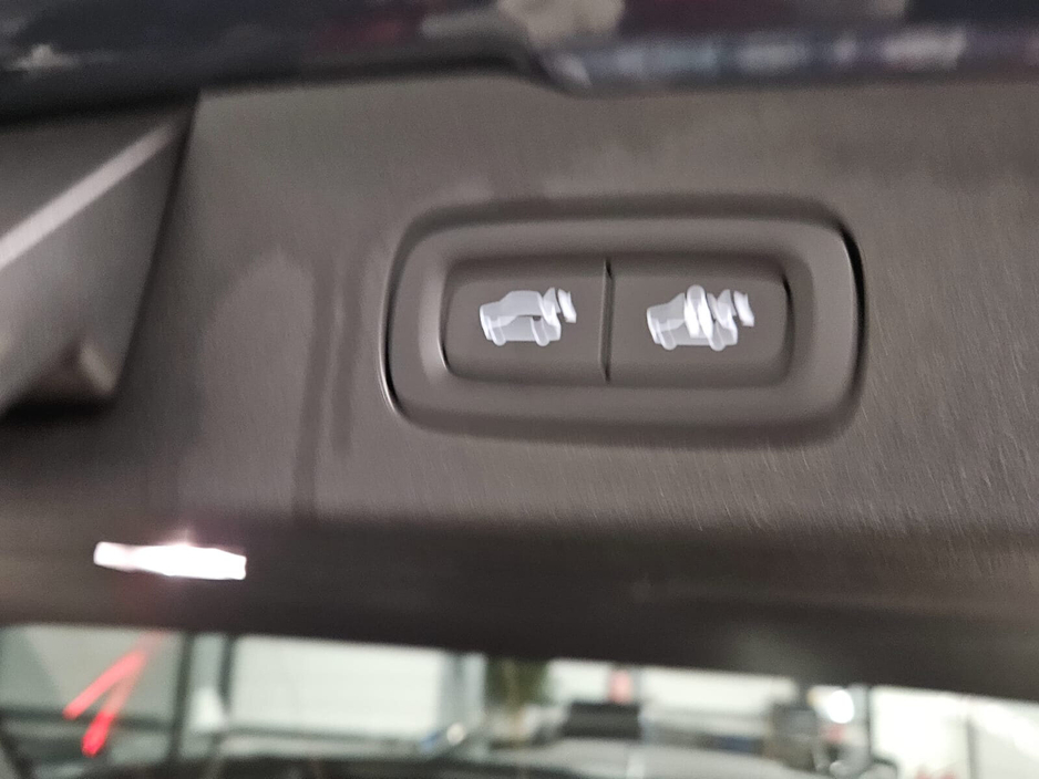 2022 Volvo V60 PHEV T8 (455hp) Ultimate Dark AWD €27,950