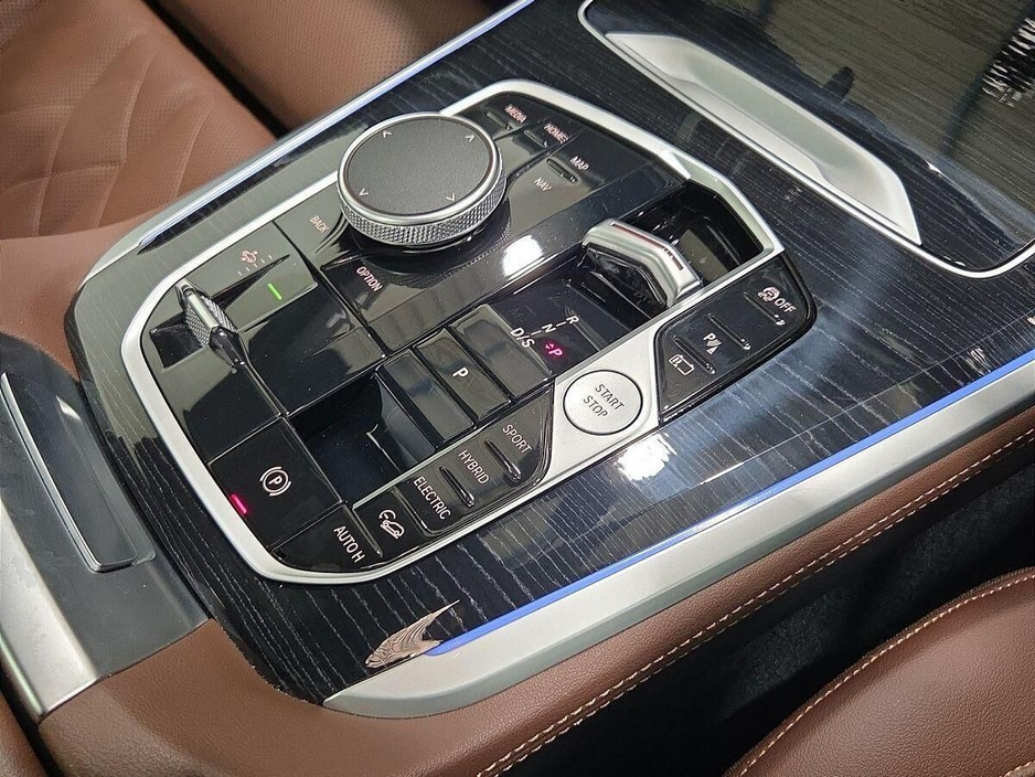 2023 BMW X5 - image 10