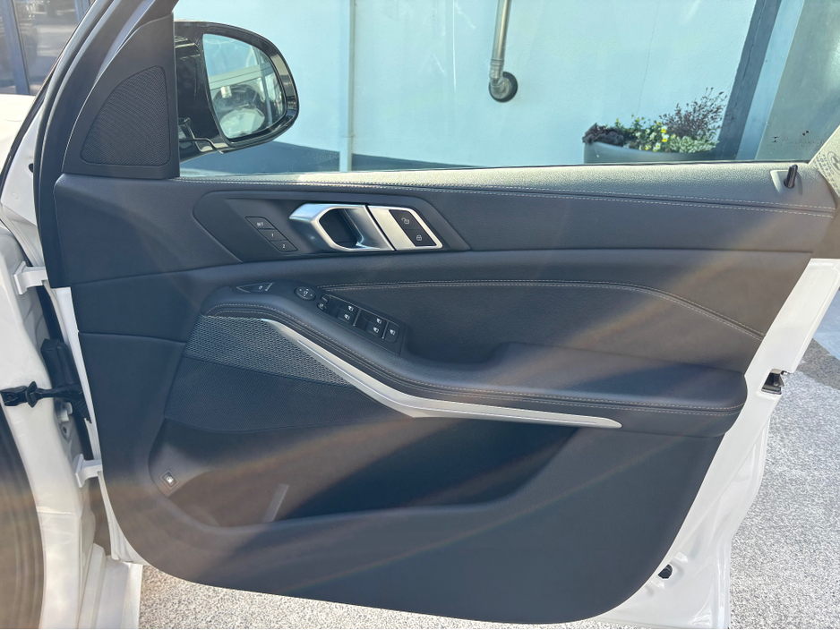 2021 BMW X5 - image 17