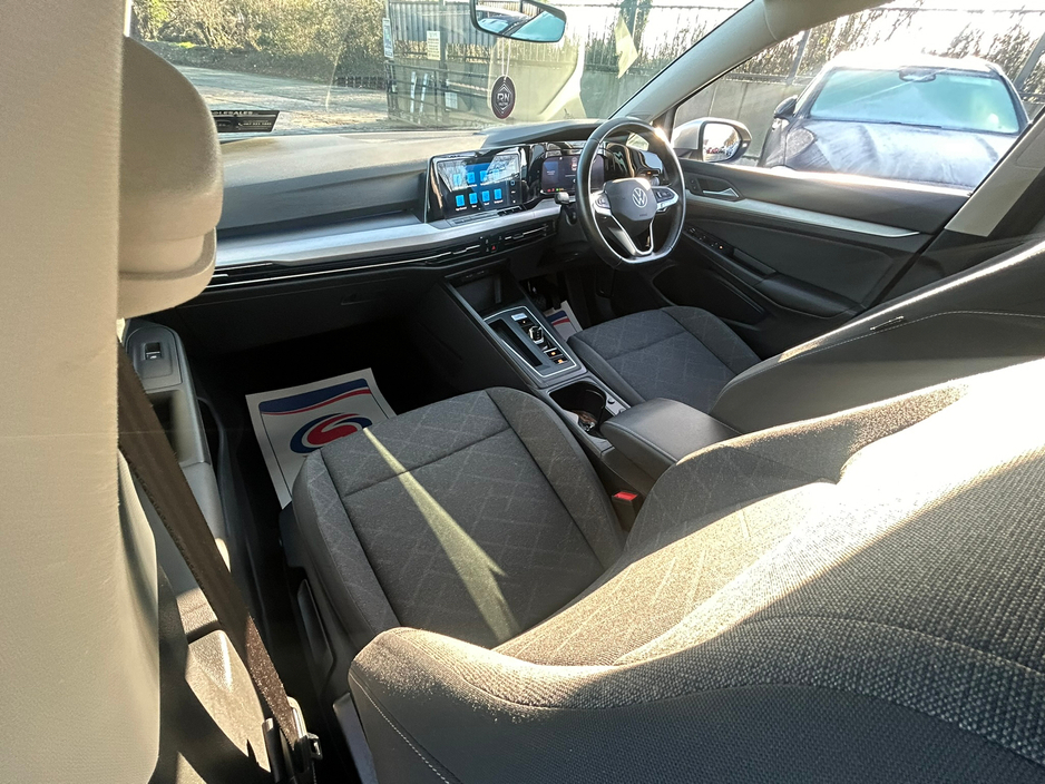 2023 Volkswagen Golf  €25,850