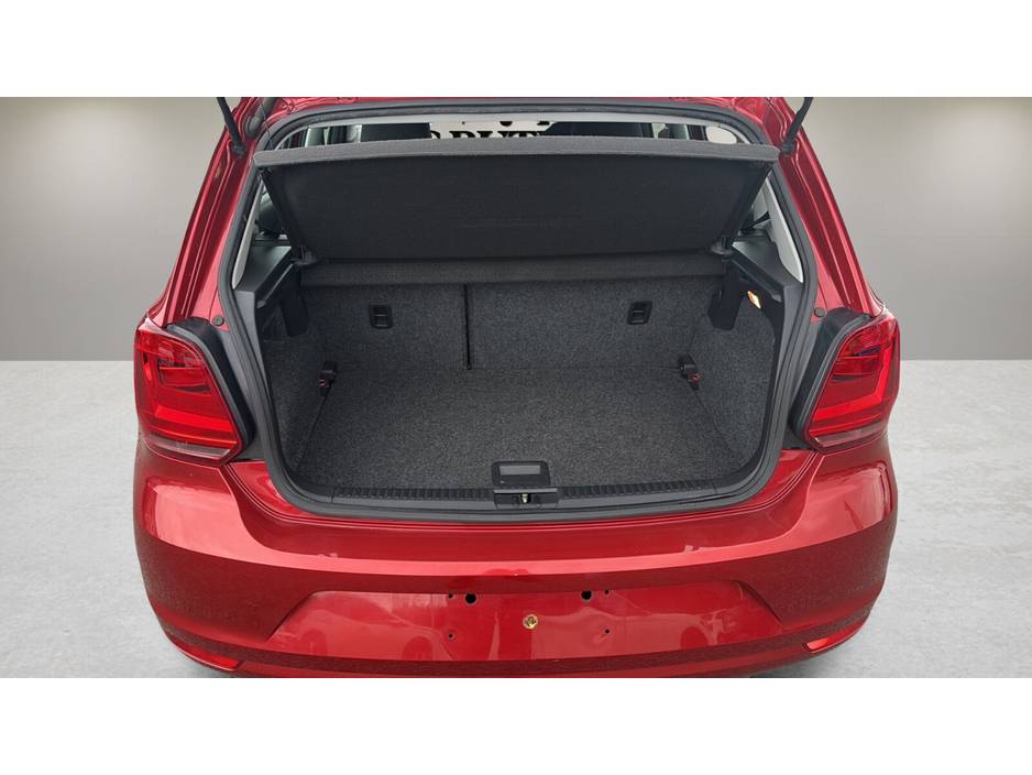 2016 Volkswagen Polo  €12,490