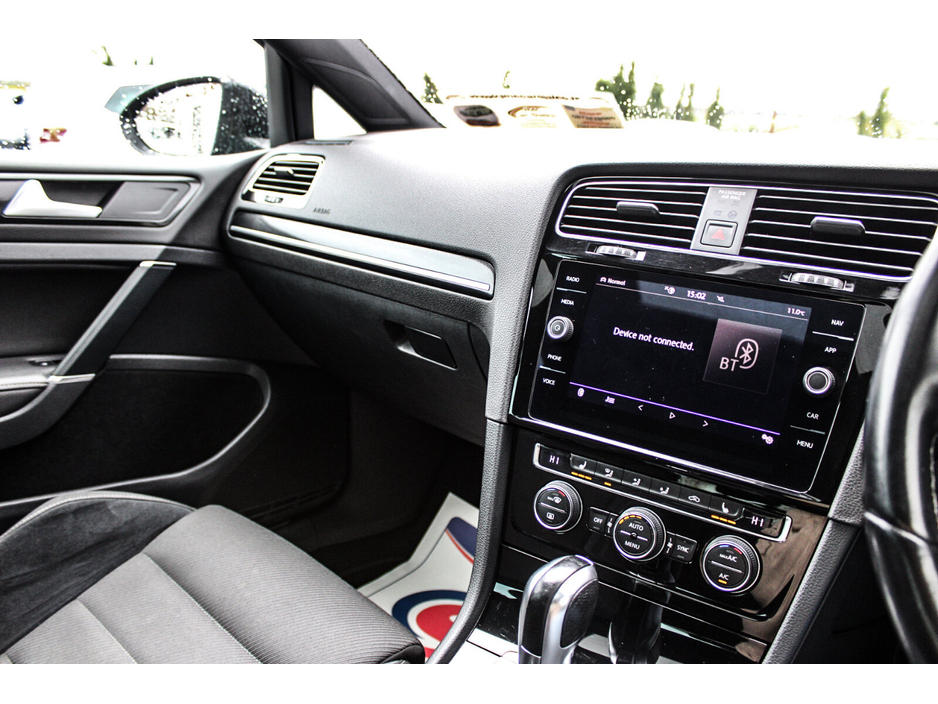 2019 Volkswagen Golf - image 21