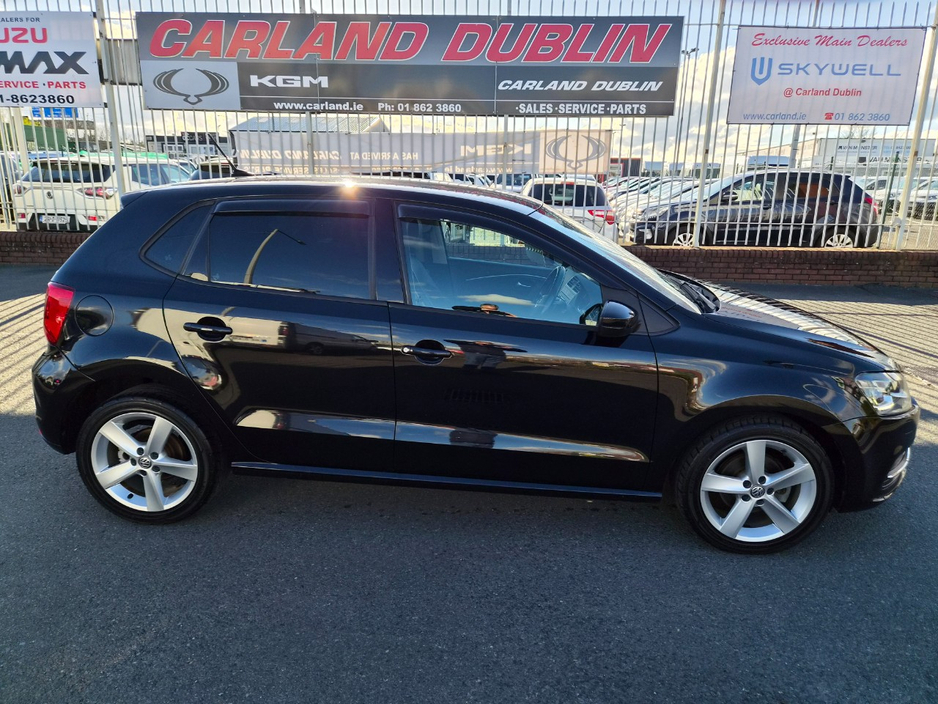 2017 Volkswagen Polo - image 3