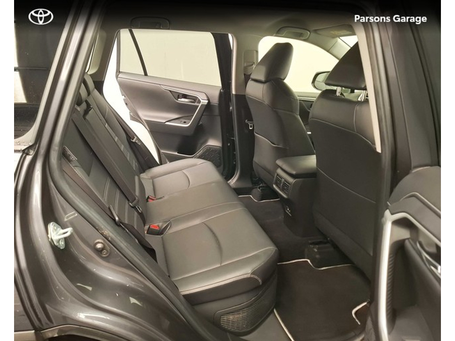 2022 Toyota Rav4 - image 11