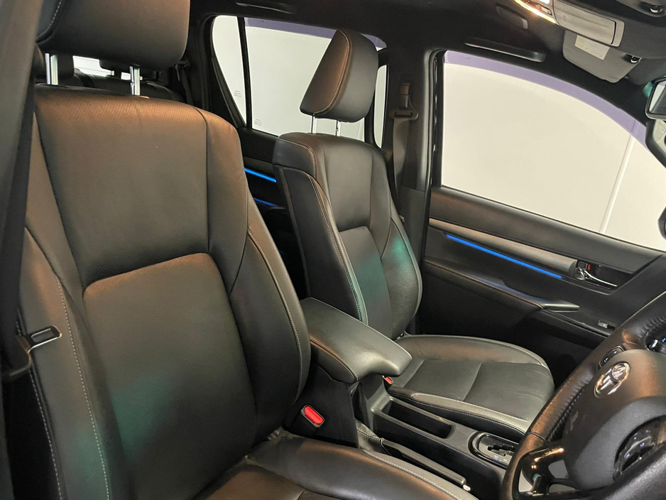 2023 Toyota Hilux - image 7