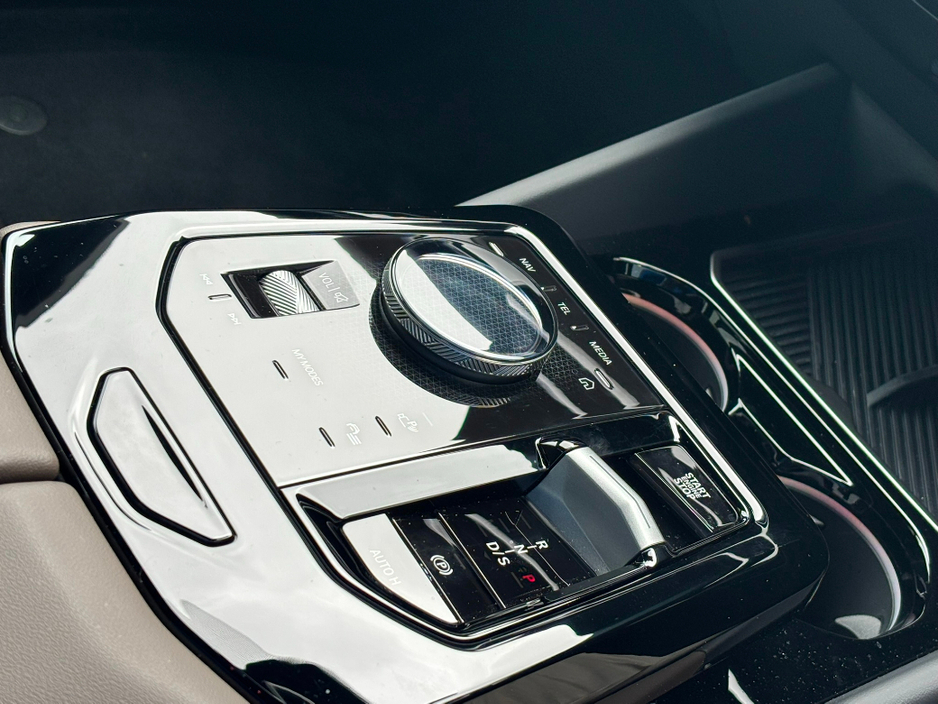 2025 BMW 5 Series 530e M Sport Auto €64,990