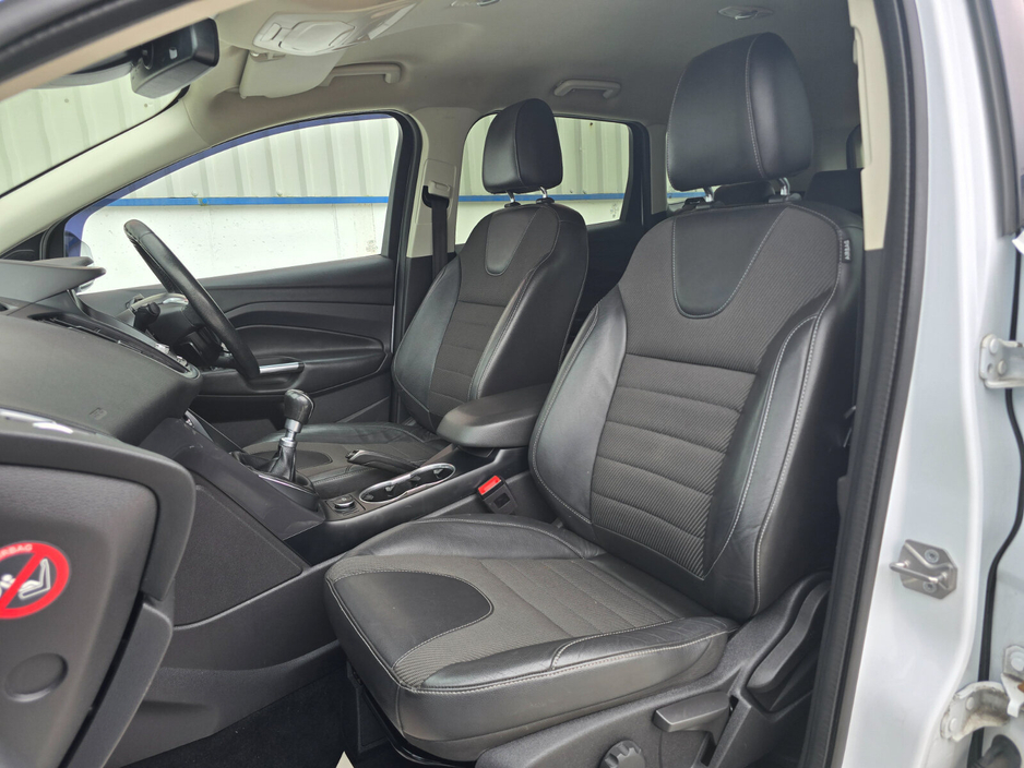 2016 Ford Kuga - image 16