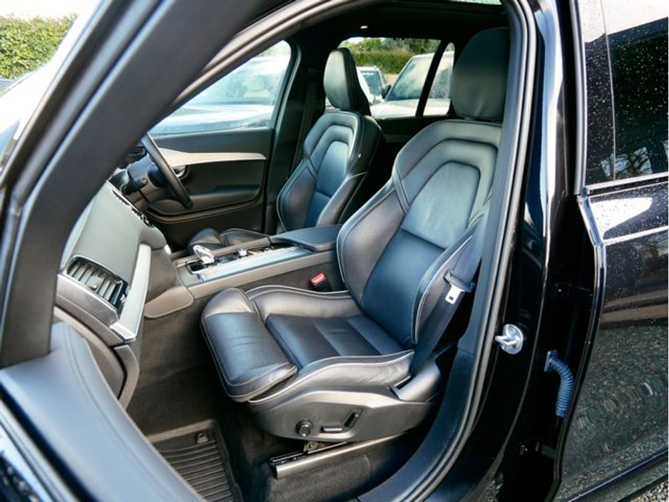 2024 Volvo XC90 - image 14