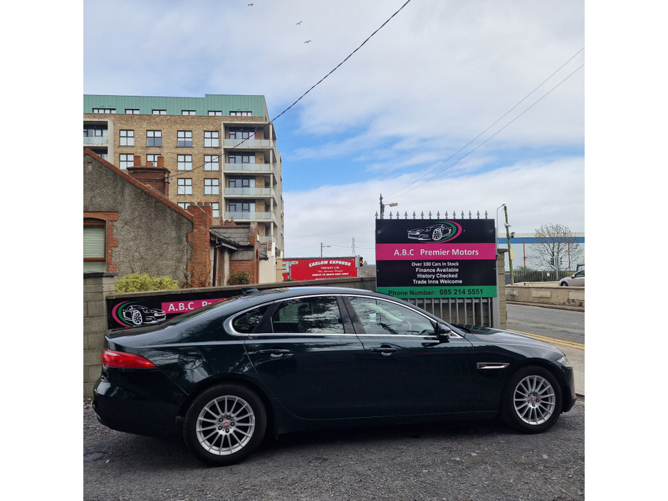 2016 Jaguar XF - image 14