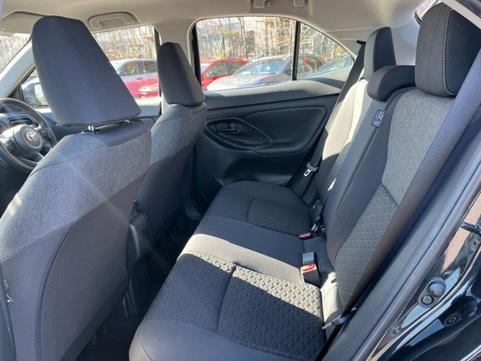 2023 Toyota Yaris Cross - image 7