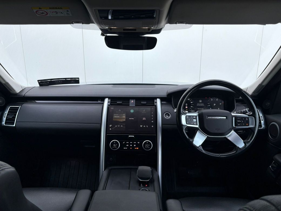 2024 Land Rover Discovery - image 10