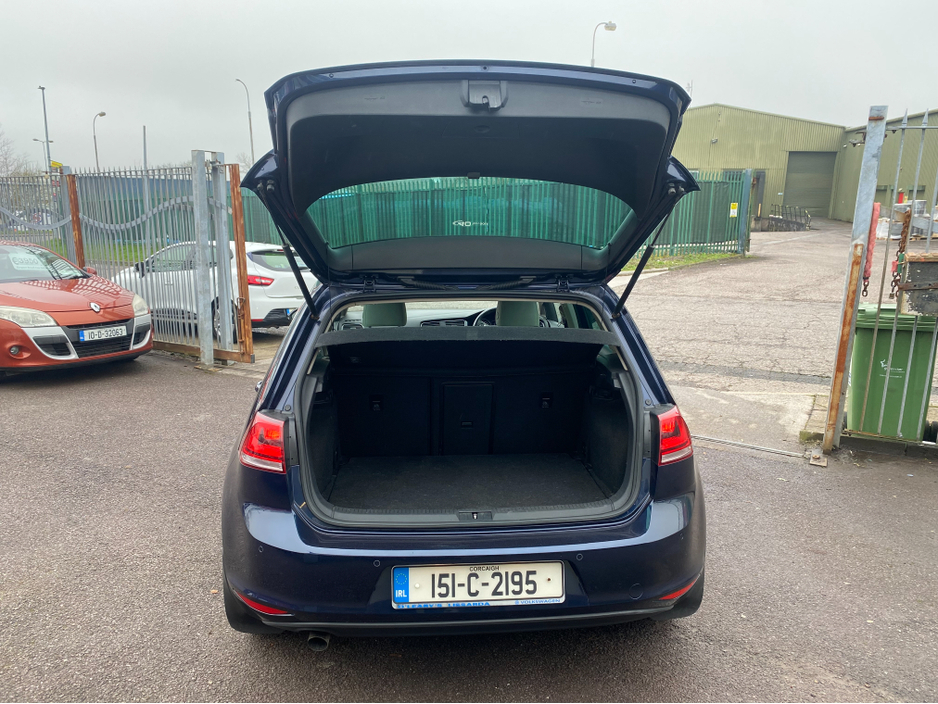 2015 Volkswagen Golf - image 8