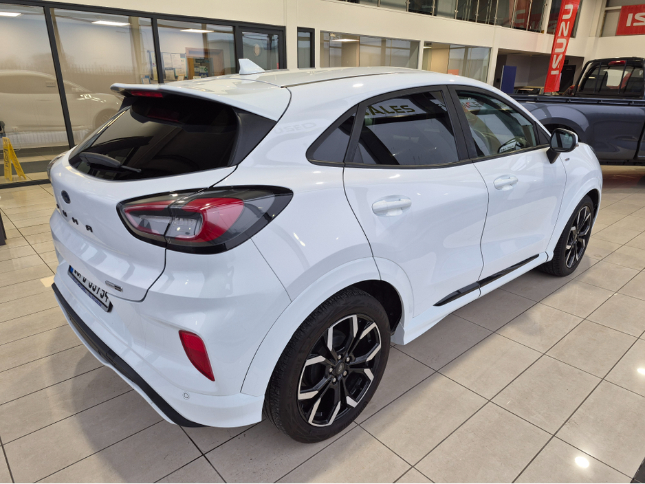 2023 Ford Puma - image 3