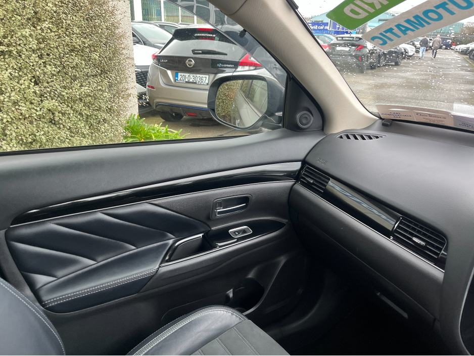 2020 Mitsubishi Outlander G 4WD AUTOMATIC PHEV 2.4 PETROL //HIGH SPEC//HALF LEATHER ELECTRIC HEATED SEATS//HEATED STEERING WHEEL//REVERSE CAMERA//KEYLESS ENTRY// €24,950