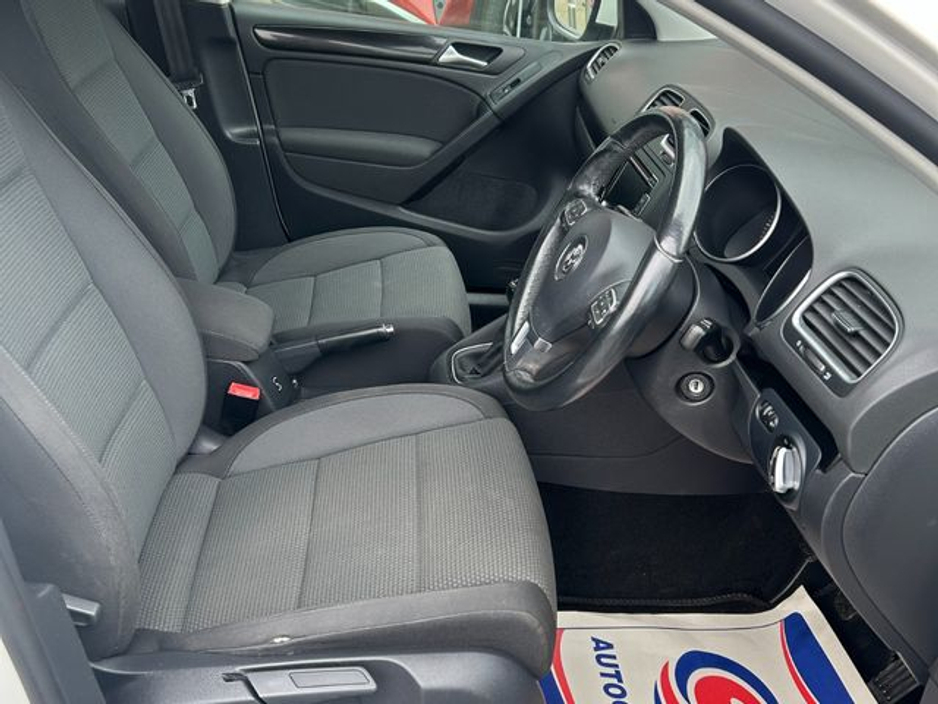 2013 Volkswagen Golf - image 16