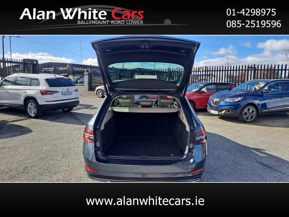 2022 Skoda Superb - image 10