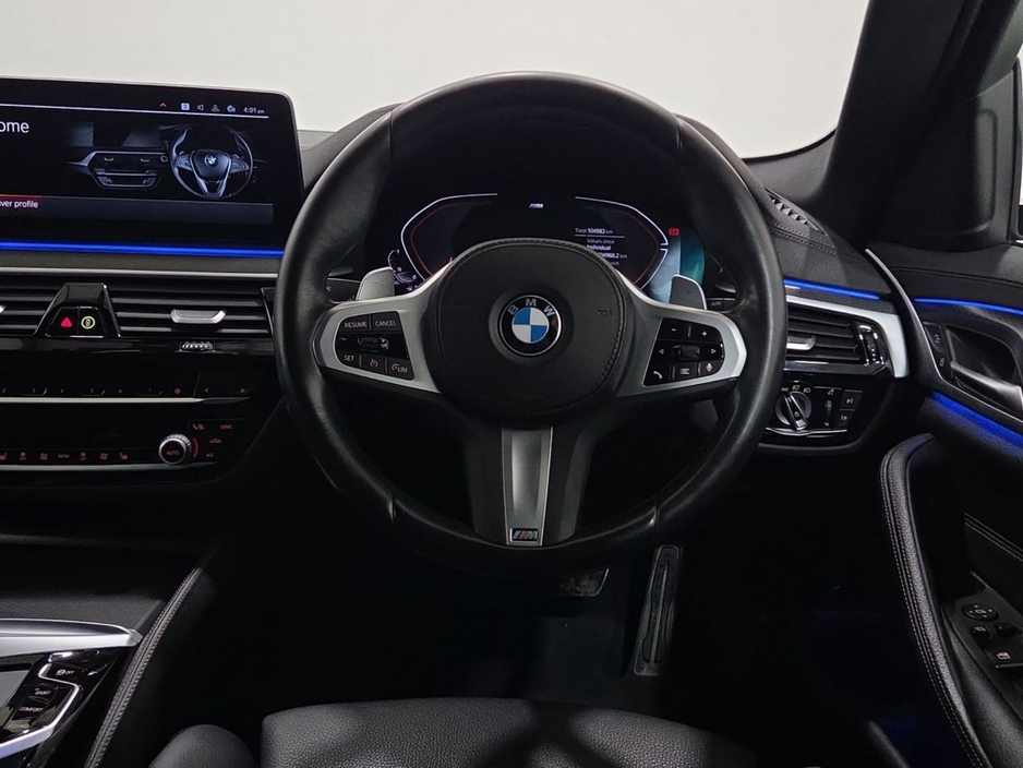 2023 BMW 5 Series - image 5