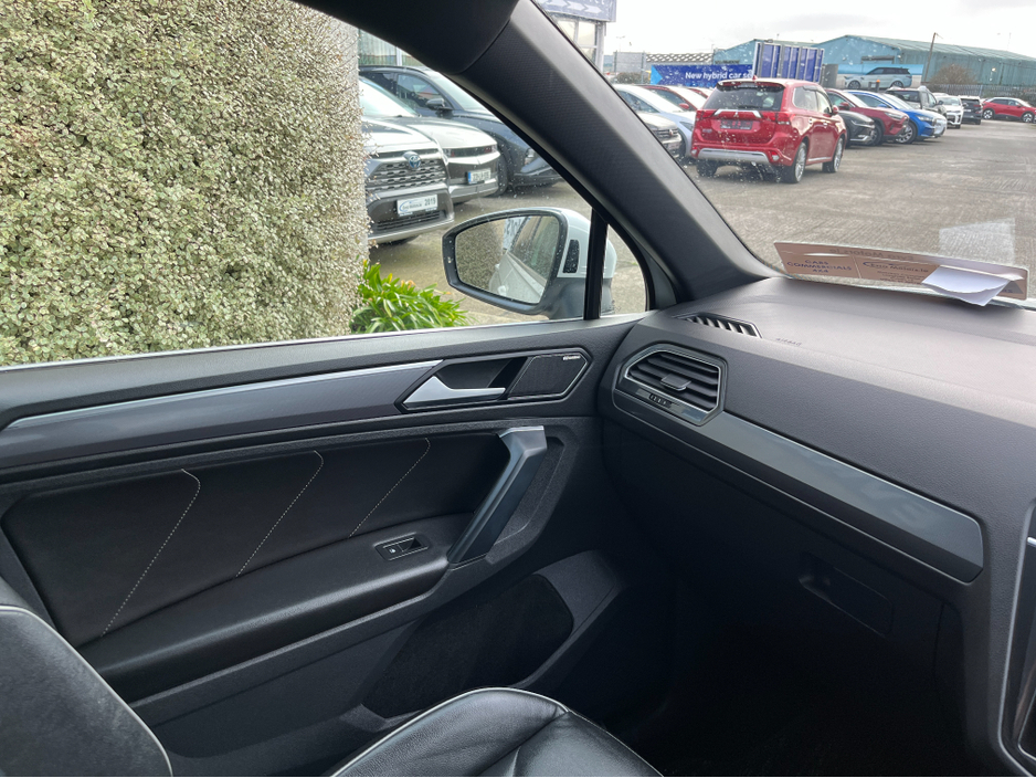 2020 Volkswagen Tiguan - image 19