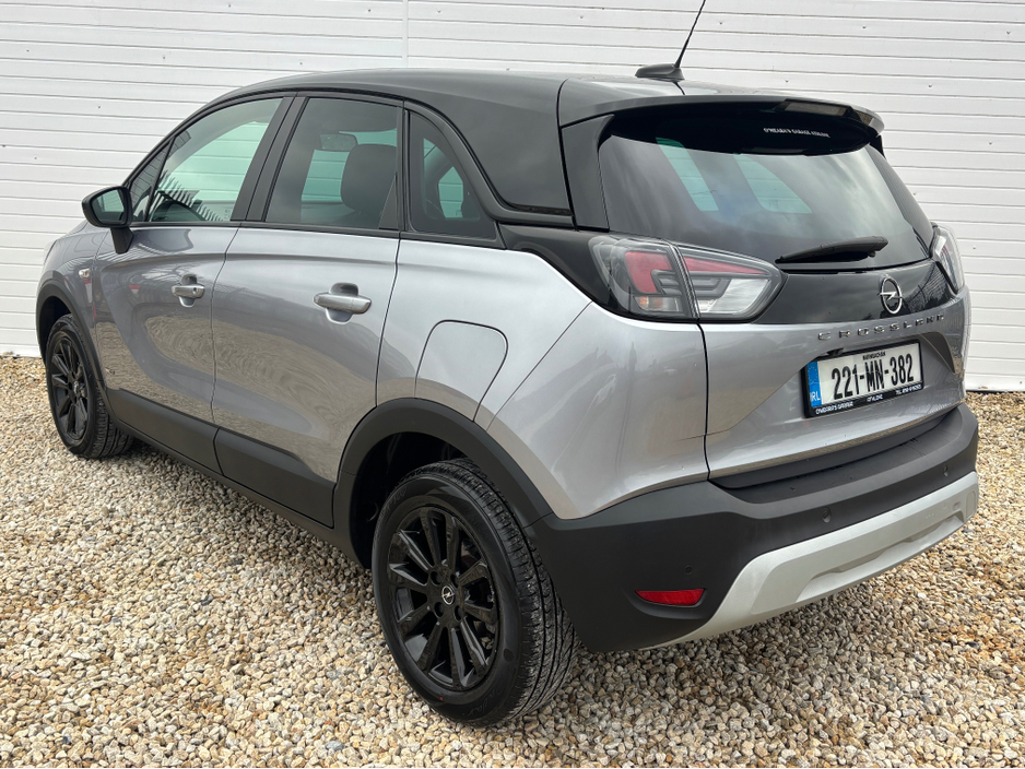 2022 Opel Crossland X - image 7