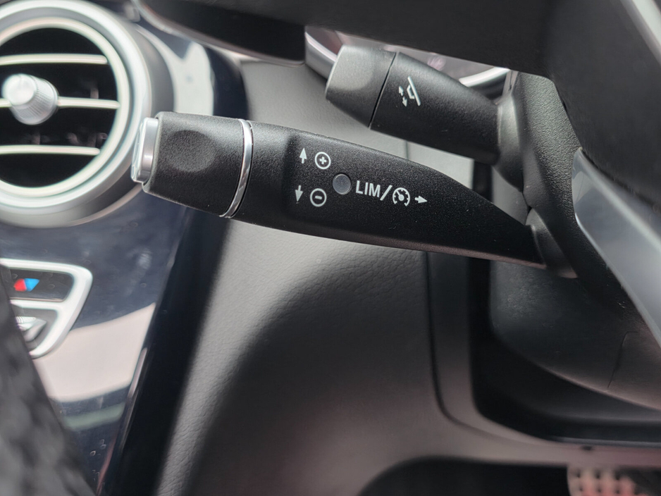 2015 Mercedes-Benz C Class - image 27