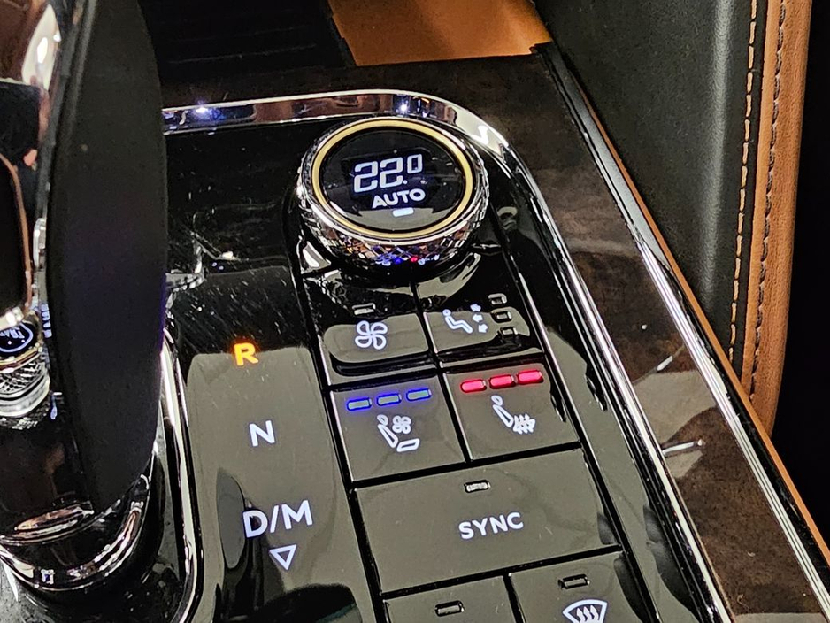 2022 Bentley Flying Spur V6 Hybrid Auto // Racing Green €164,950