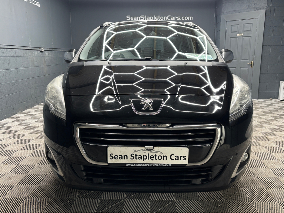 2016 Peugeot 5008 - image 2