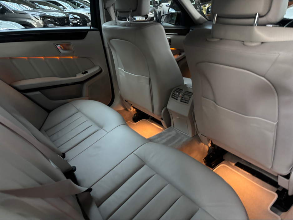 2016 Mercedes-Benz E Class - image 11