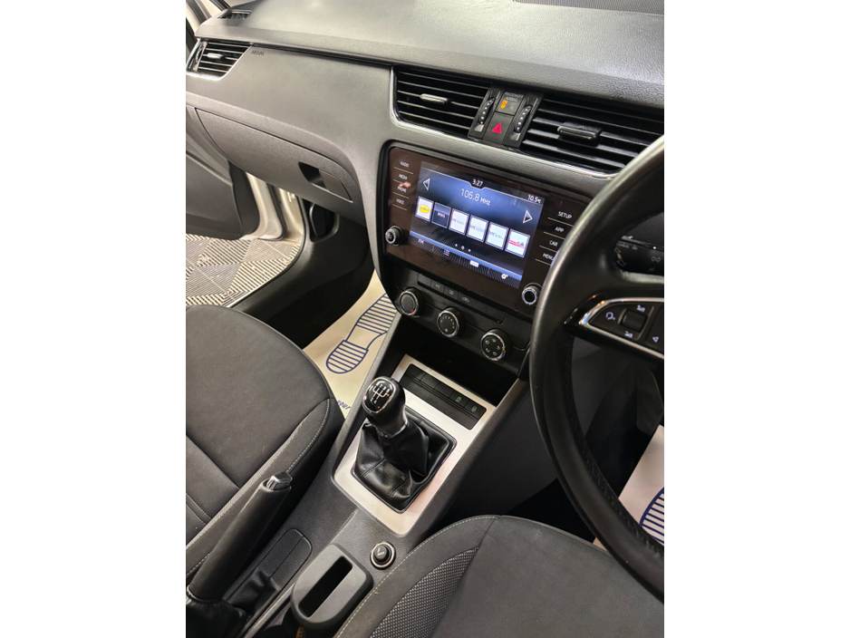 2017 Skoda Octavia - image 11