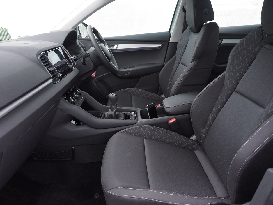 2024 Skoda Karoq - image 4